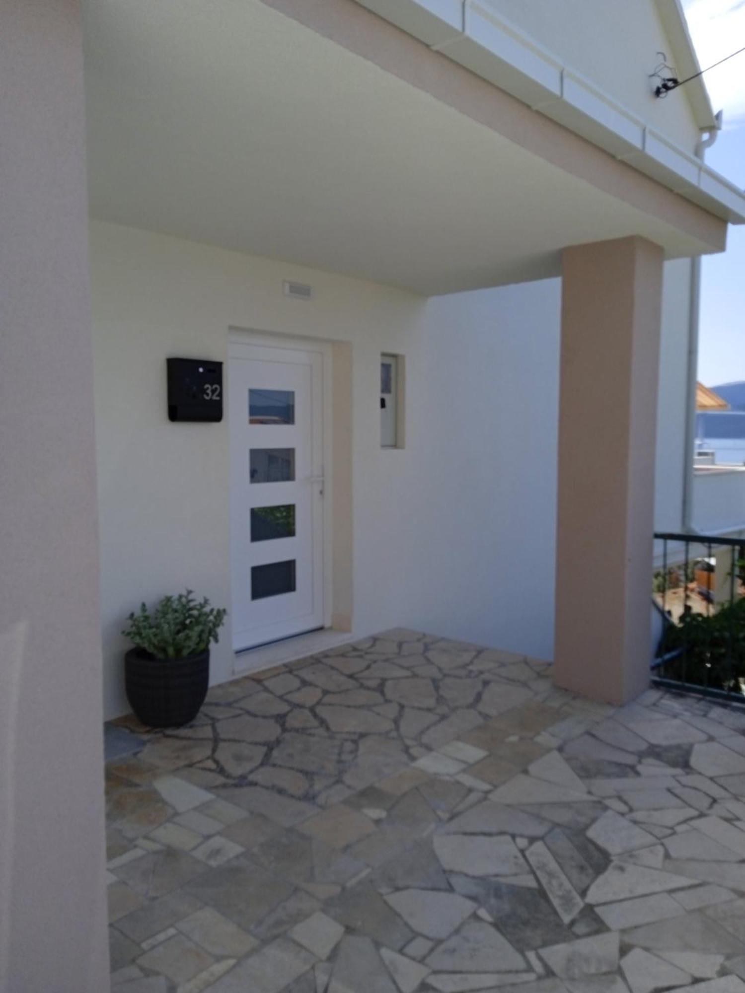 Apartmani More Komarna Exterior photo